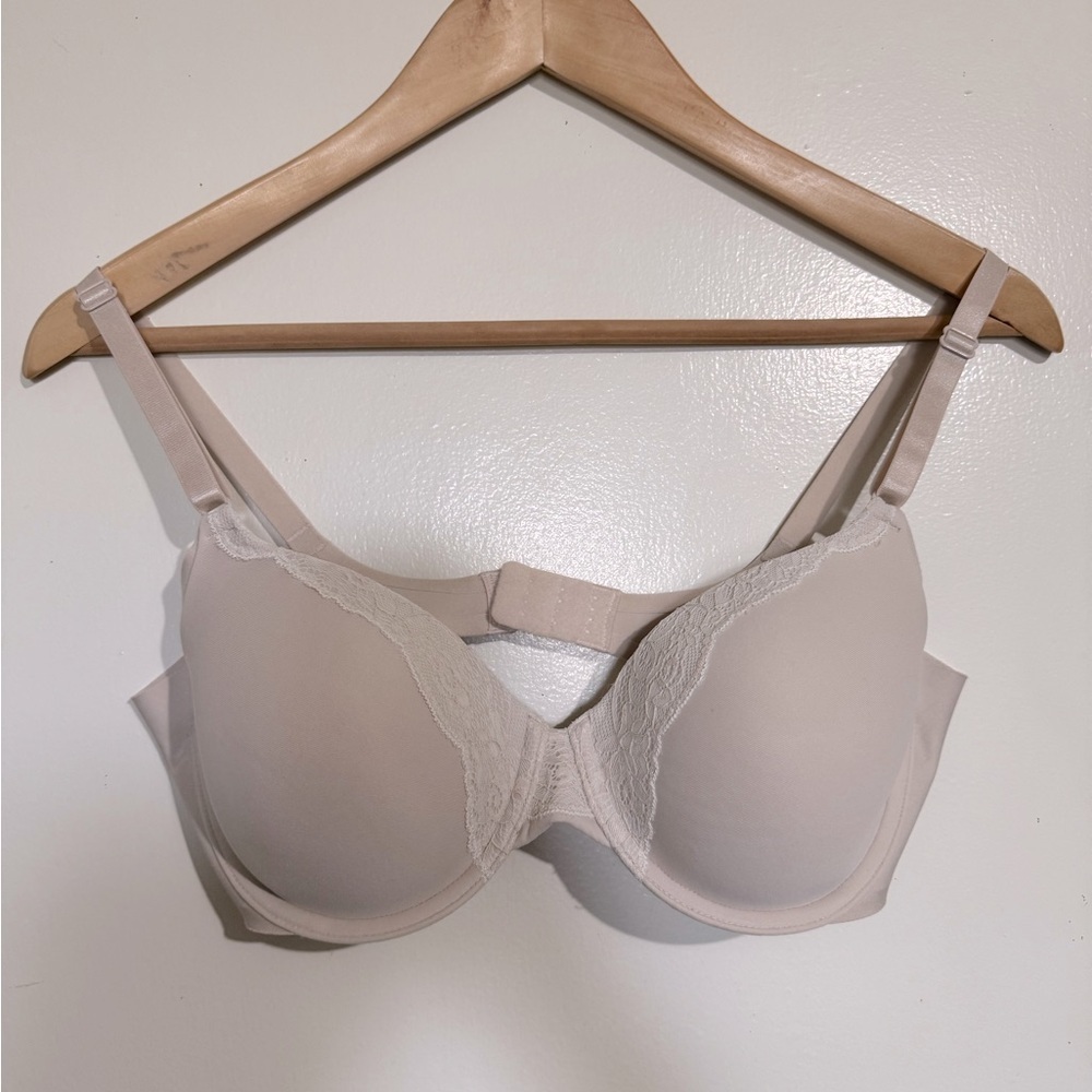 Warner’s 34C Elegant Lace Trim Bra in Cream